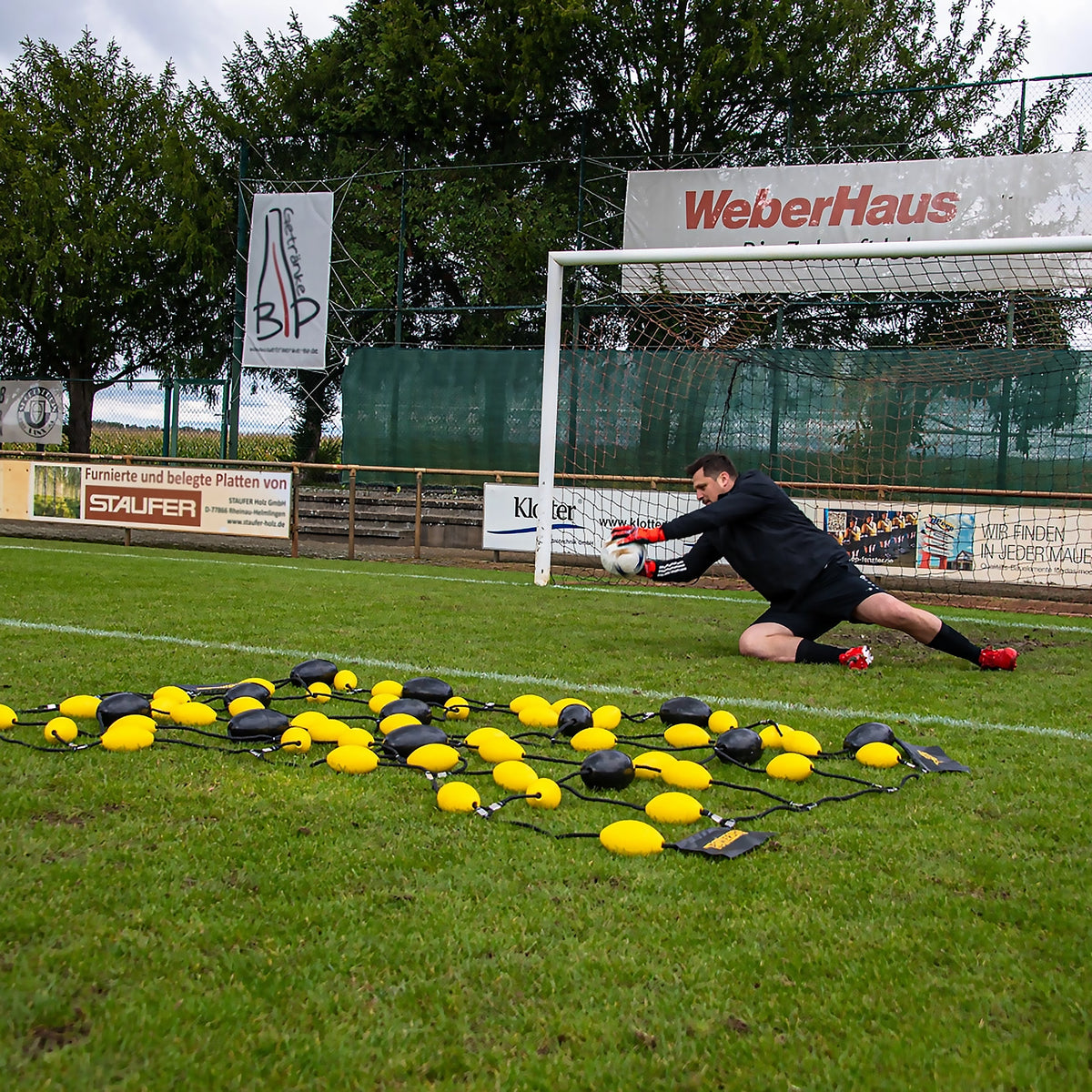Floor deflector for goalkeeper - 275cm x 185cm with anchors and bag Powershot
