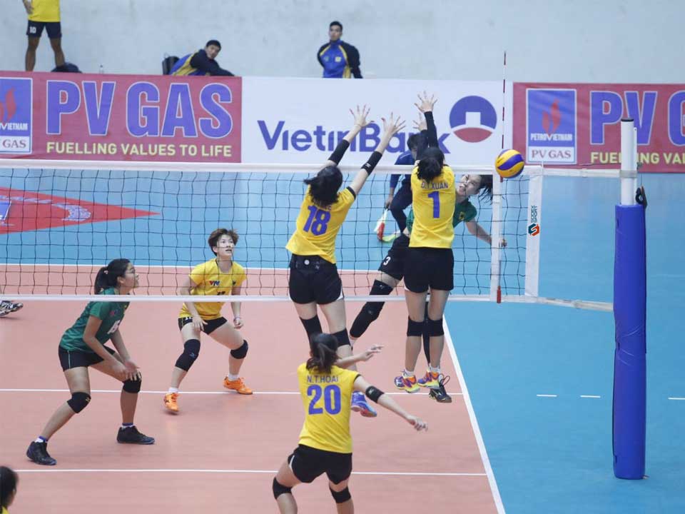 Pali da pallavolo fissi da competizione