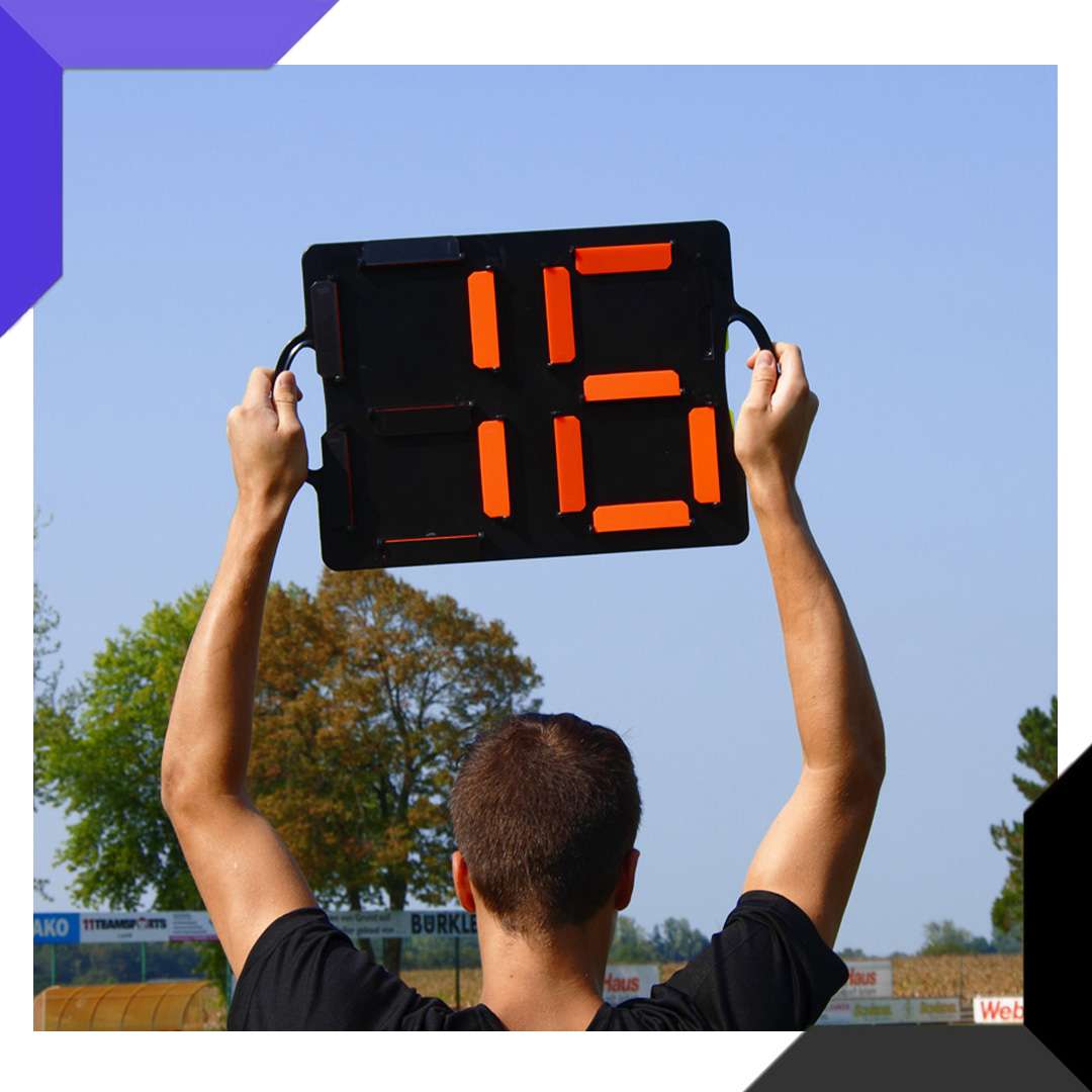 photo Attrezzatura top per allenatori e arbitri di calcio