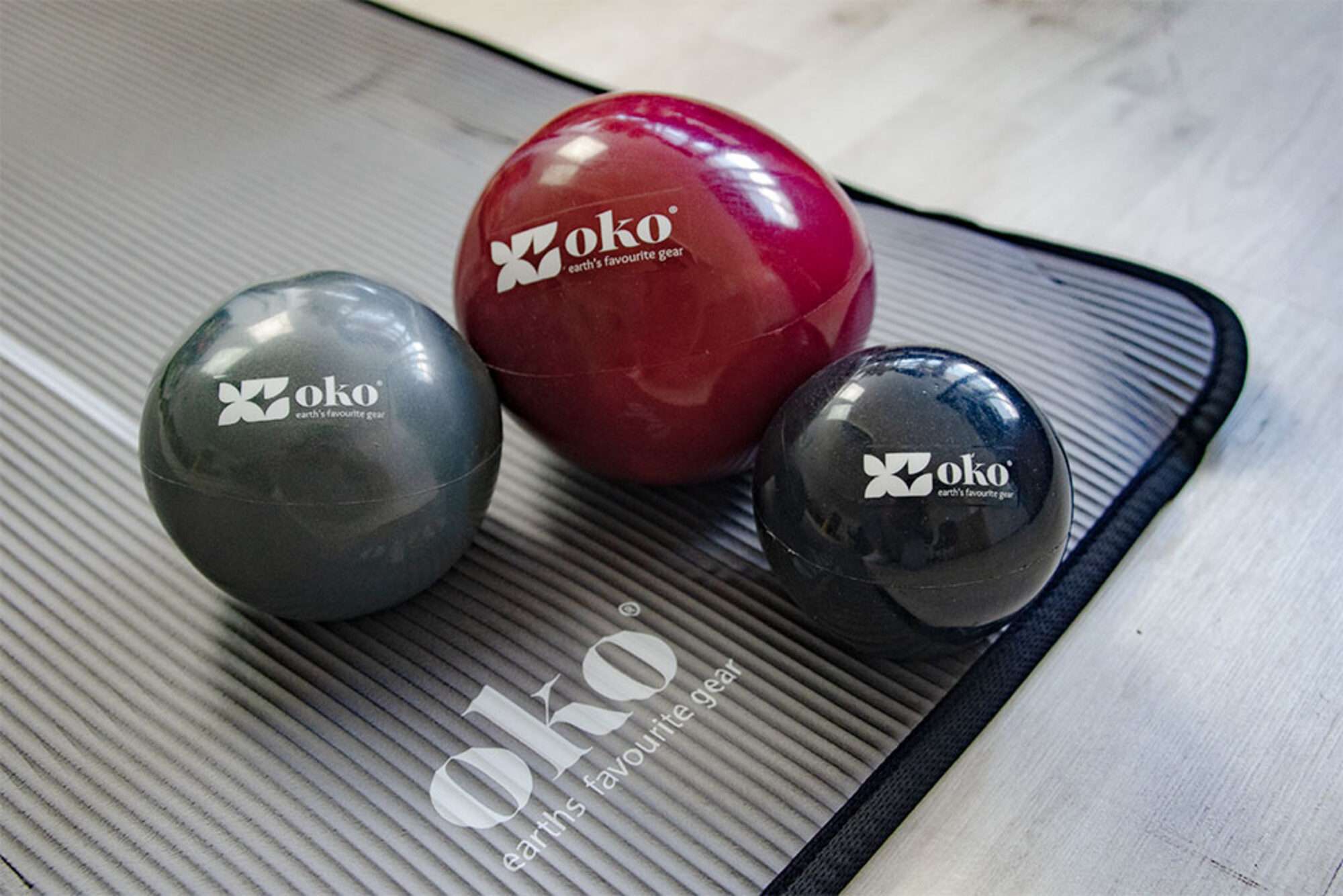 Image du produit : OKO Palla ponderata in PVC con sabbia, scelta di pesi: 0,5 kg, 1 kg o 2 kg.