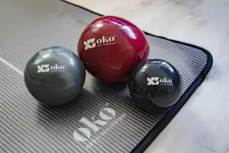 OKO Palla ponderata in PVC con sabbia, scelta di pesi: 0,5 kg, 1 kg o 2 kg.