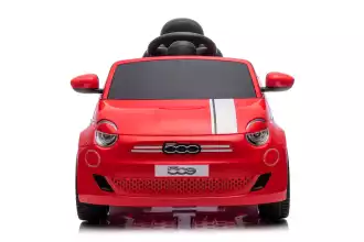 Fiat 500 (2015) in licenza d'uso di colore rosso (3-8 anni)