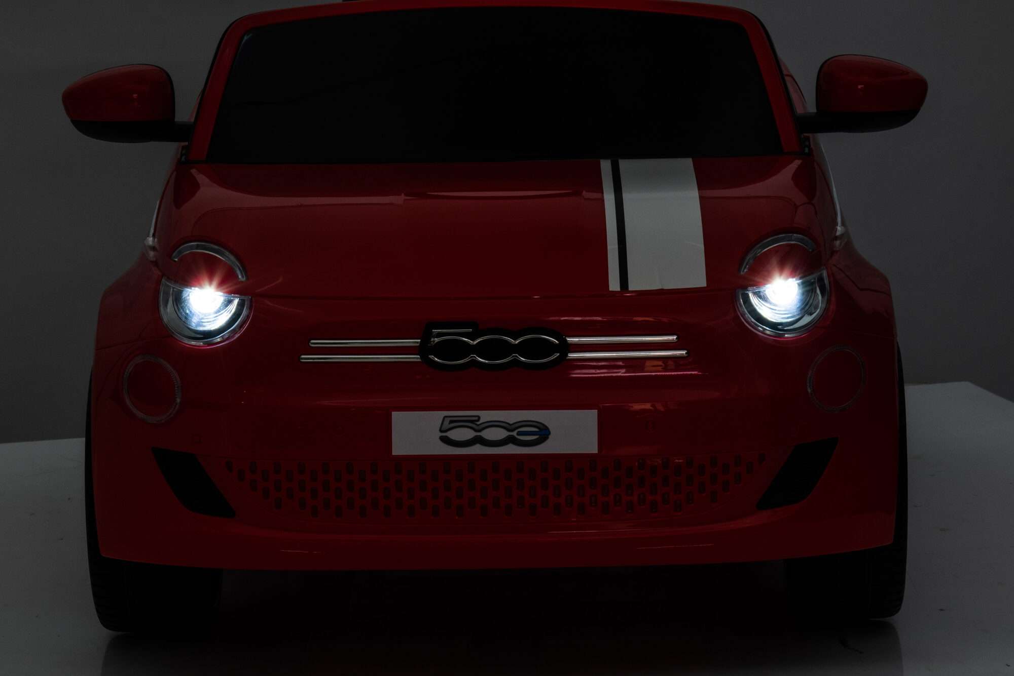 Image du produit : Fiat 500 (2015) in licenza d'uso di colore rosso (3-8 anni)